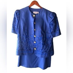 Vintage 80s -90s Chelsea LTD royal blue blouse & skirt set
Queen Elizabeth Coded
